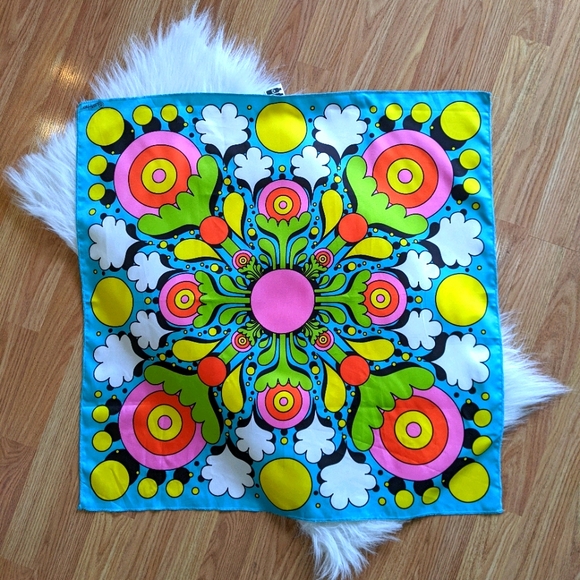 Oliver Hibert for Lush Scarf - Picture 1 of 7